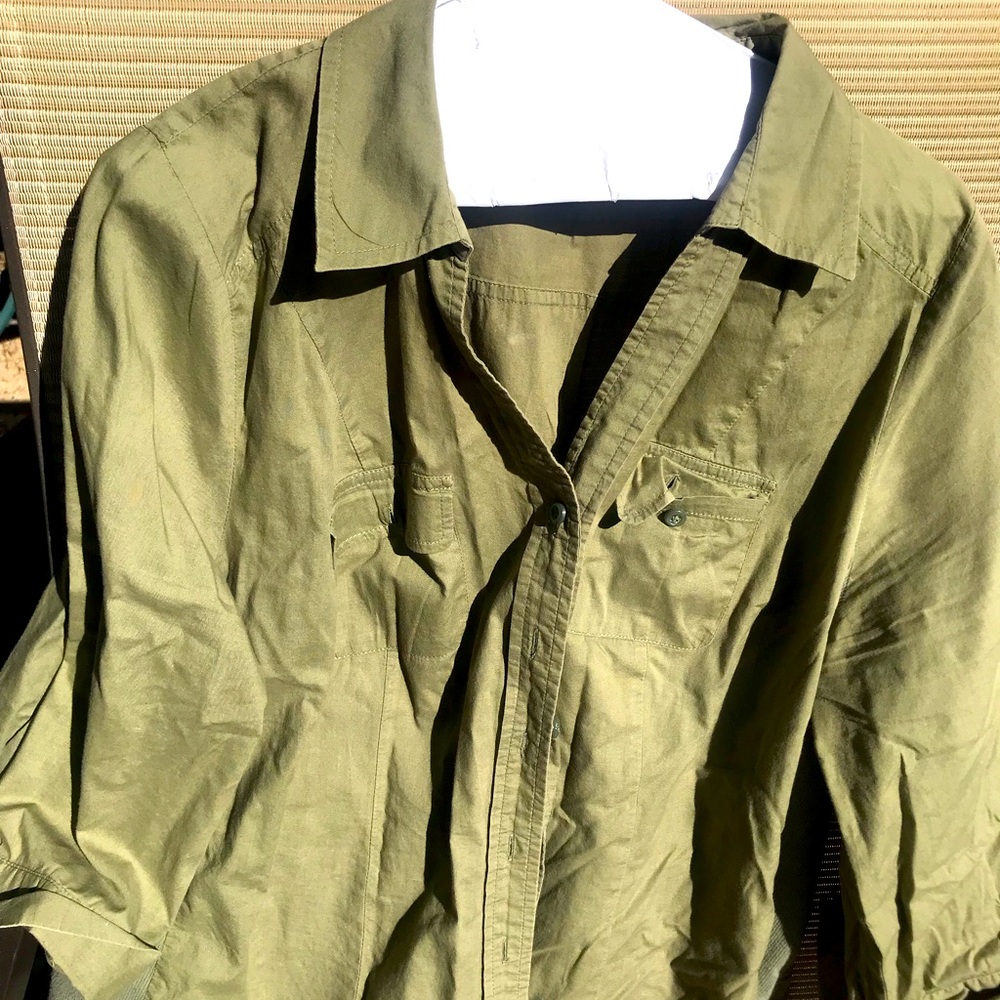 Woman’s blouse.  Cotton spandex